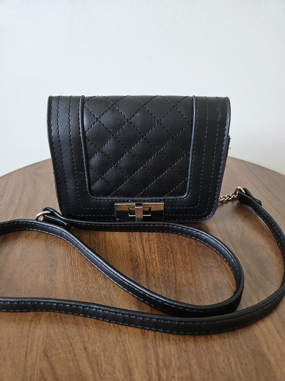 Quilted Black Crossbody Bag with Chain Strap